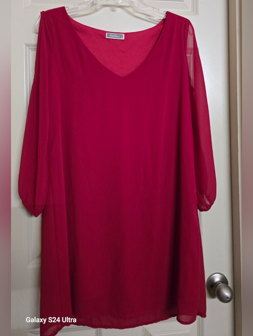 Raylon Cold Shoulder Sleeve V-Neck Shift Dress — Red